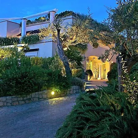 מלון Orsa Maggiore 4*