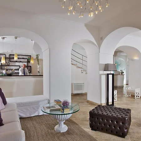 ホテル オルサ マッジョーレ アナカプリ